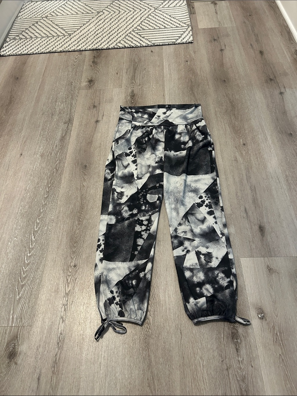 Lucy Black & Gray Abstract Tie-Dye Jogger Pants